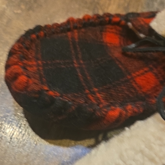Minnetonka Red and Black Loafers with Plush Lining - Picture 7 of 7